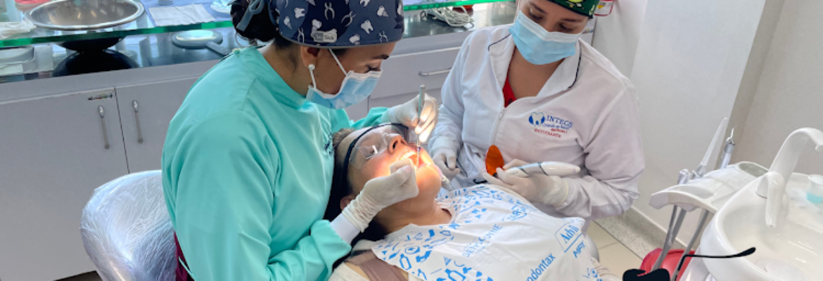 Periodoncia | Implantes dentales | Diseño de sonrisa Ibague Dra Johanna Calderón