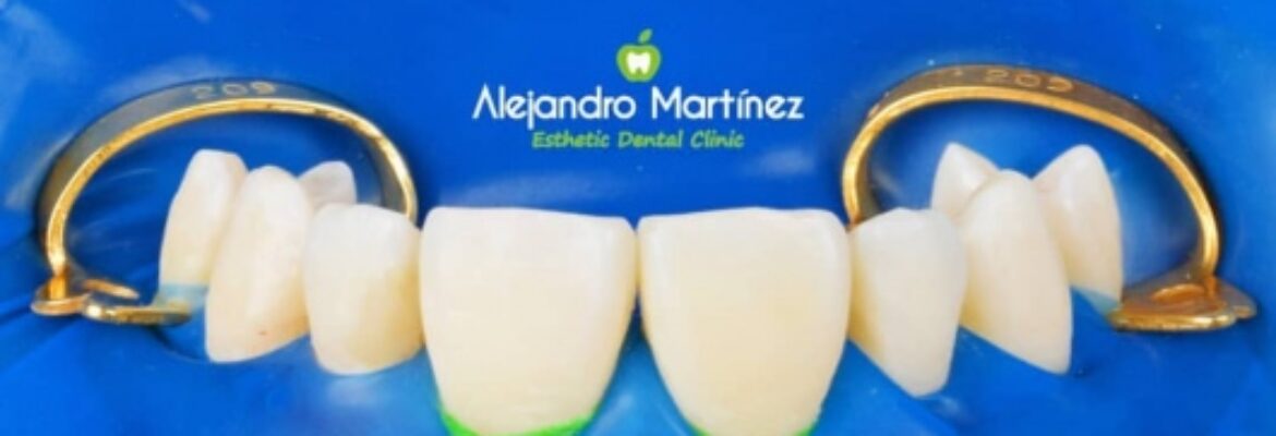 Dr. Alejandro Martinez, Odontólogo